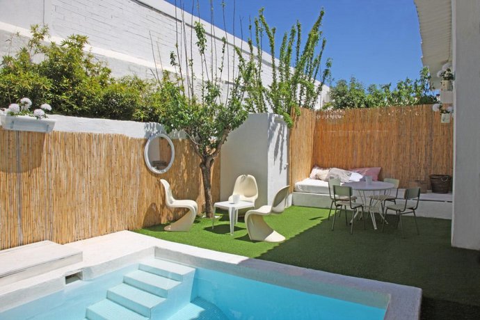 PoolHouses Lila House