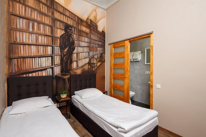 Mezzanine Hotel