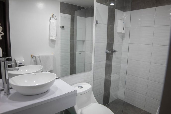 Aparta Suites Torre Poblado