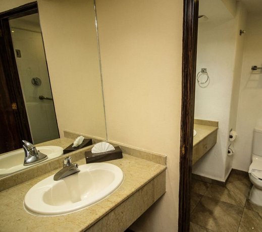 Hotel Gran Plaza & Convention Center