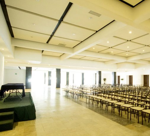 Hotel Gran Plaza & Convention Center