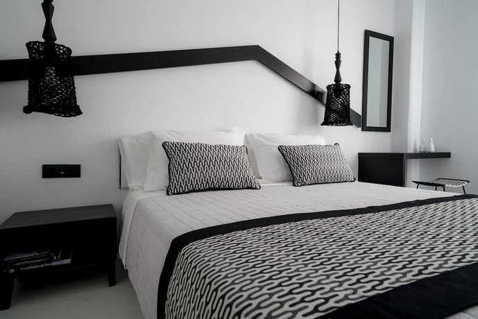 Divelia Hotel