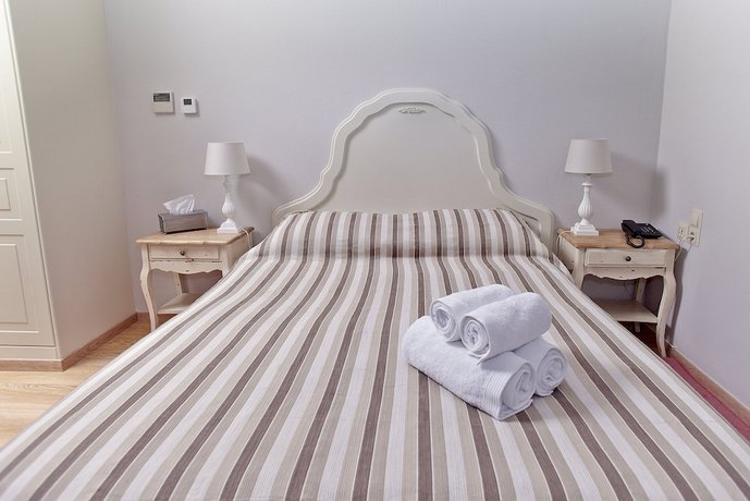 Kastro Guesthouse
