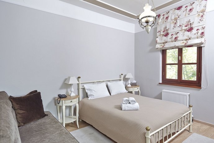Kastro Guesthouse