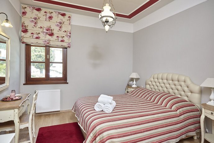 Kastro Guesthouse