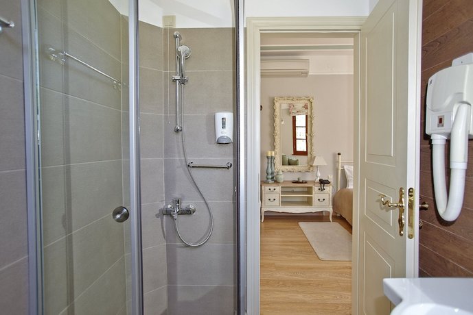 Kastro Guesthouse