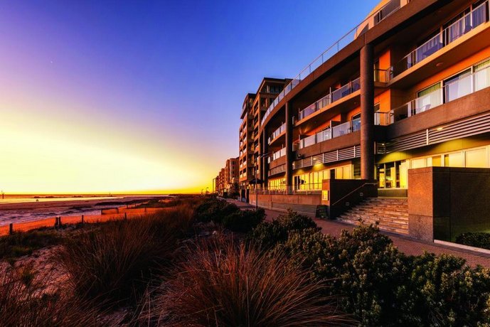 Photo: Glenelg Beach Studio Photo: Glenelg Beach Studio