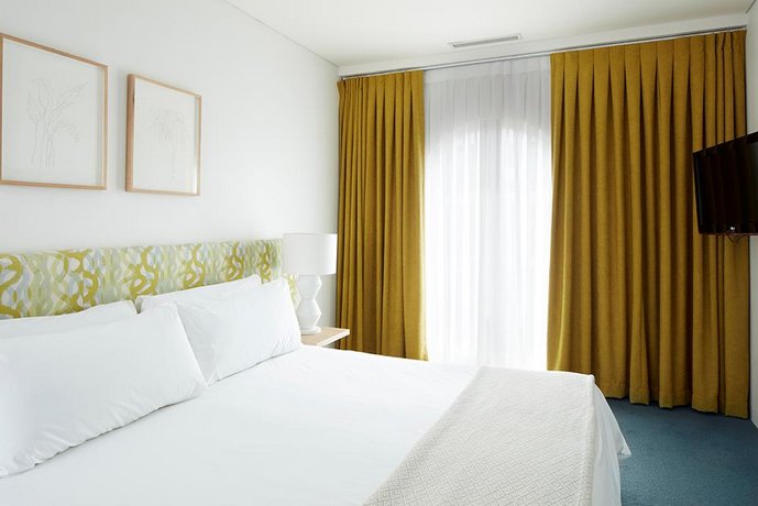 Hotel Ravesis Bondi Beach Australia thumbnail
