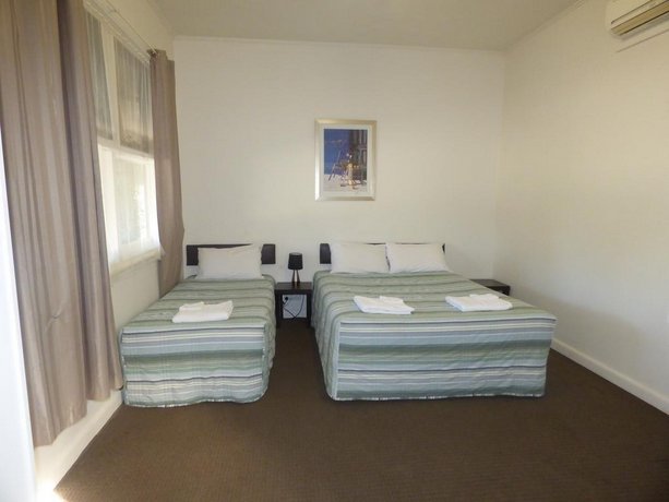 Calder Family Motel