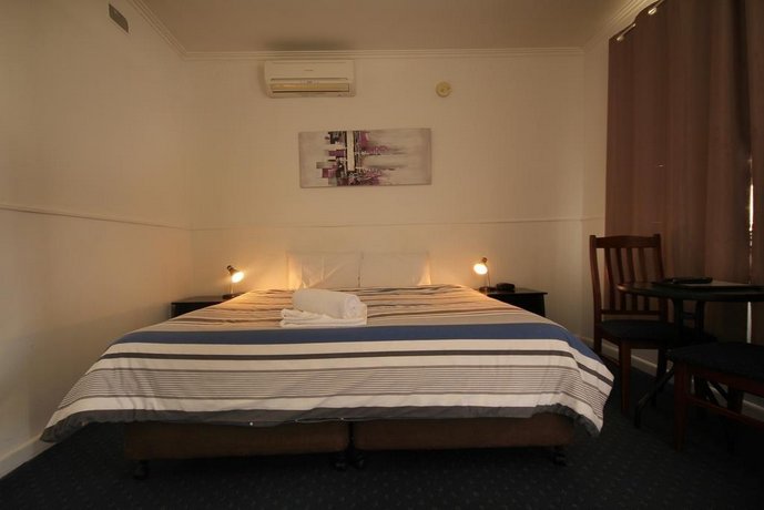 Calder Family Motel