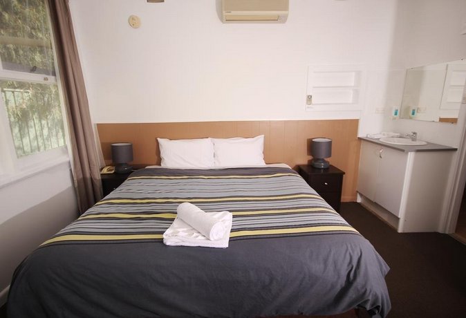 Calder Family Motel