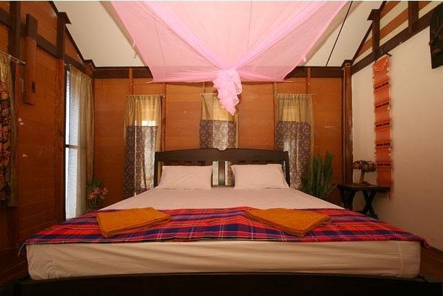 P A N Beach Bungalows