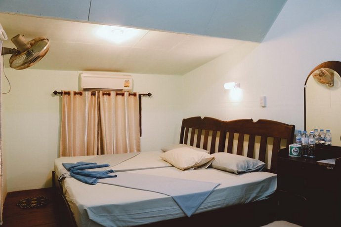 P A N Beach Bungalows