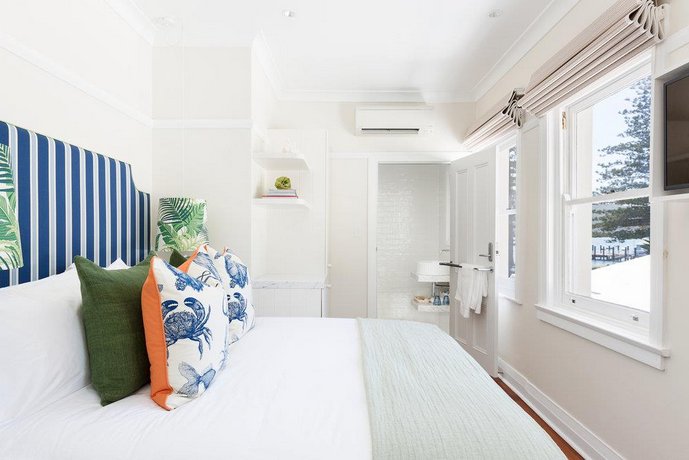 Barrenjoey House