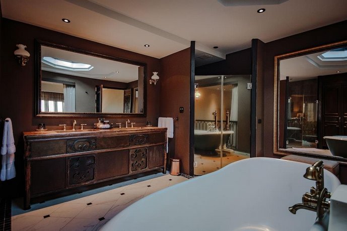 Chinoiserie Collection Resort & Spa