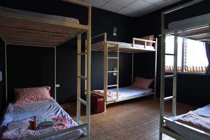 Carrot On The Moon Hostel