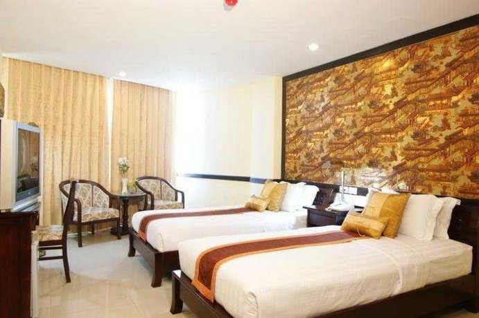 Jomtien Holiday Hotel