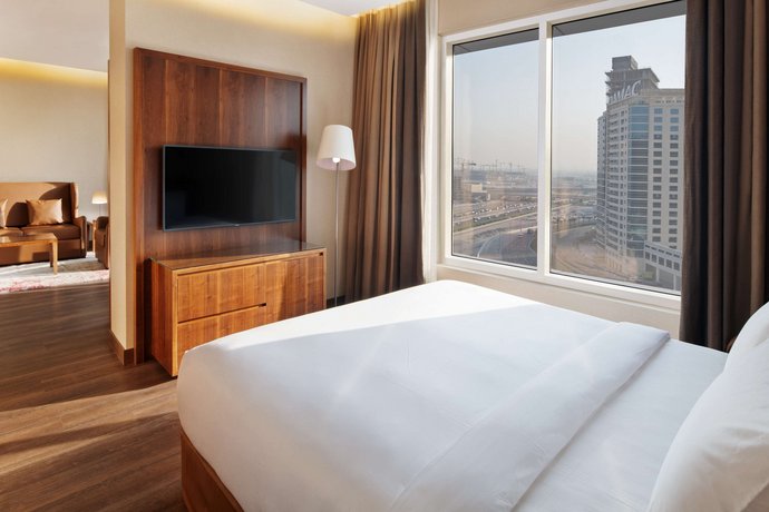 Radisson Blu Hotel Dubai Canal View