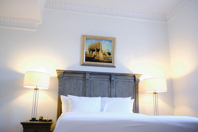Royal Frenchmen Hotel and Bar