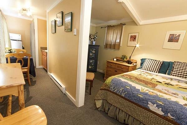Log Cabin Motel