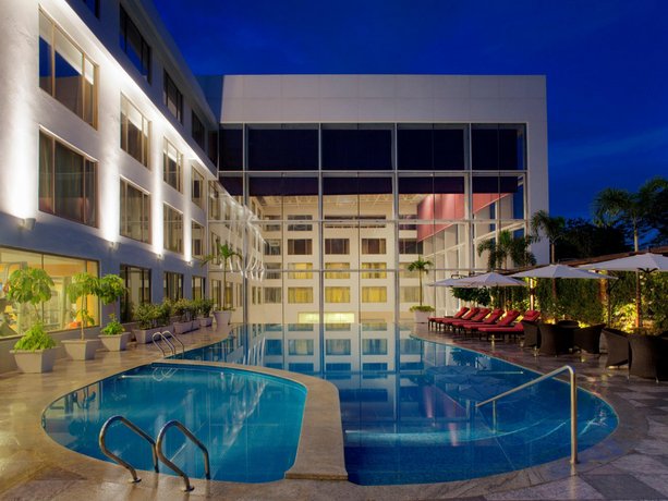 Radisson Blu Plaza Hotel Hyderabad Banjara Hills 하이데라바드 India thumbnail