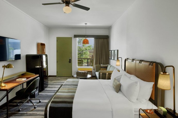 Cavalry Court by Valencia Hotel Group