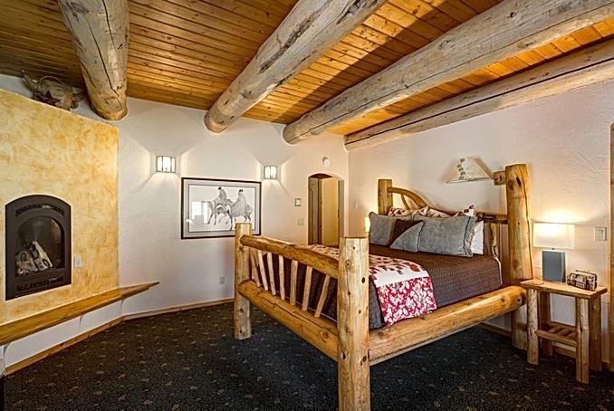 Mariposa Lodge Bed and Breakfast