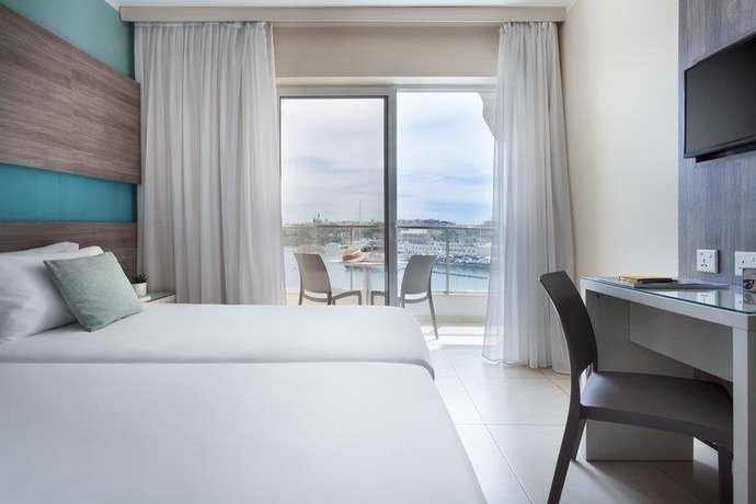 115 The Strand Hotel and Suites Triq Manwel Dimech Malta thumbnail