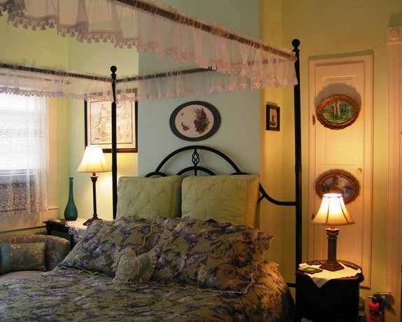 Armistead Cottage Bed & Breakfast