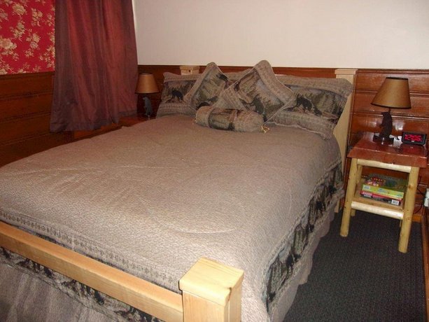 Embers Lodge & Cabins