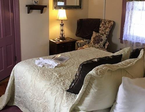 Parsonage Inn Bed and Breakfast