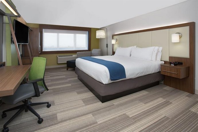 Holiday Inn Express & Suites - Marshalltown