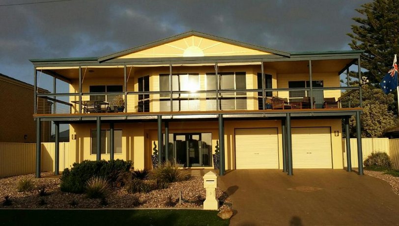 Photo: Beachside Escape on The Esplanade Photo: Beachside Escape on The Esplanade