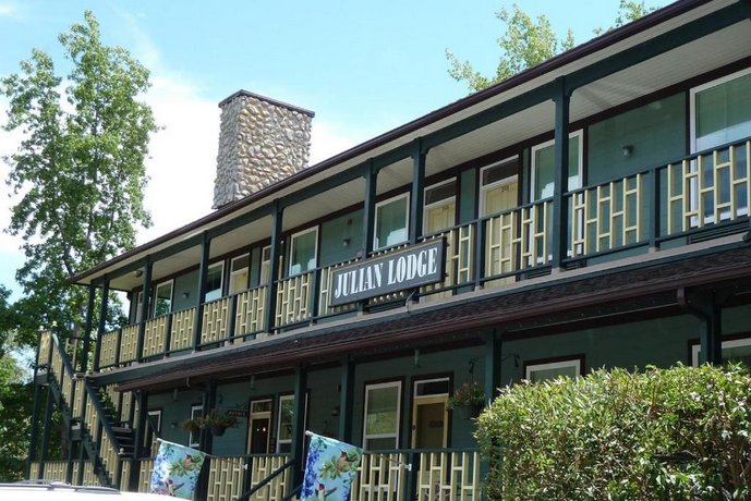 Julian Lodge