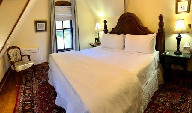 Cedar Crest Inn