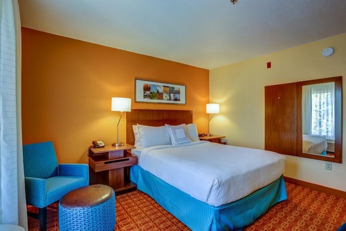 Cedar Inn & Suites