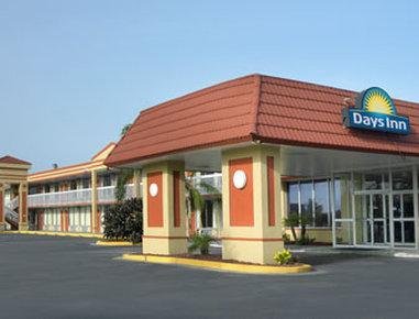 Days Inn by Wyndham Titusville Kennedy Space Center