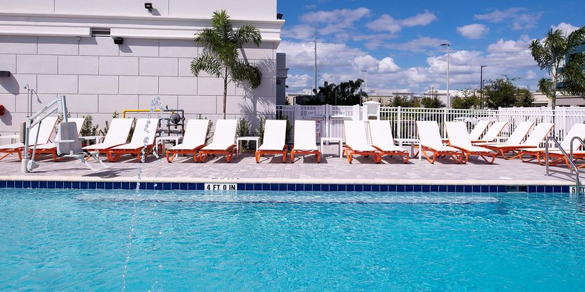 Holiday Inn & Suites - Orlando - International Dr S