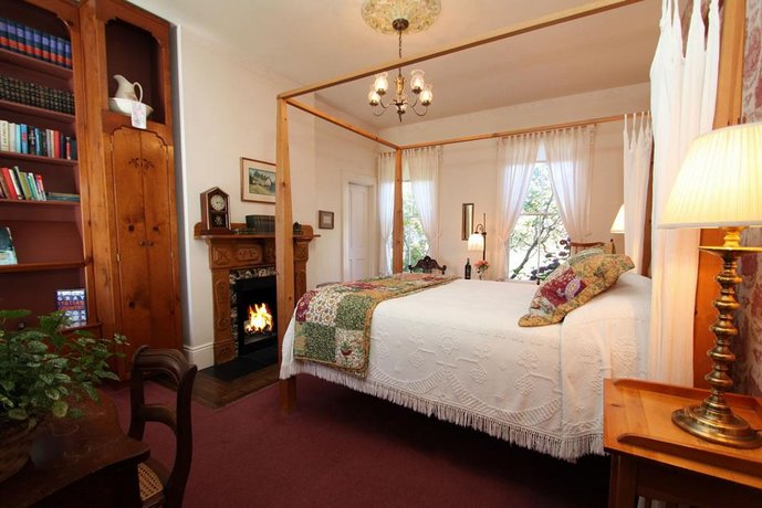 Joshua Grindle Inn