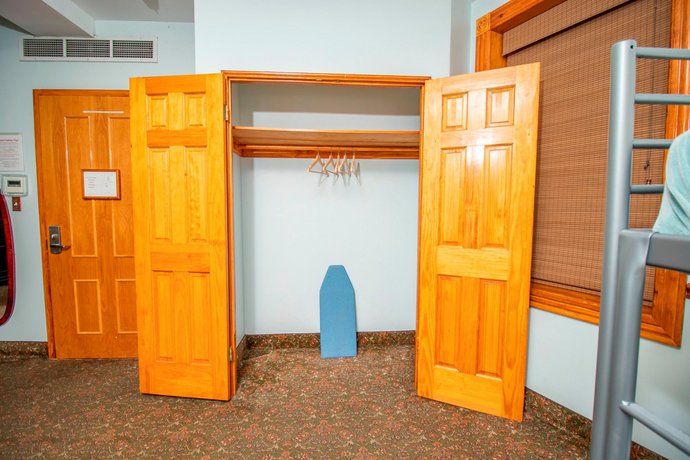 Recreational_facility