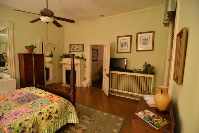 1890 Williams House Inn