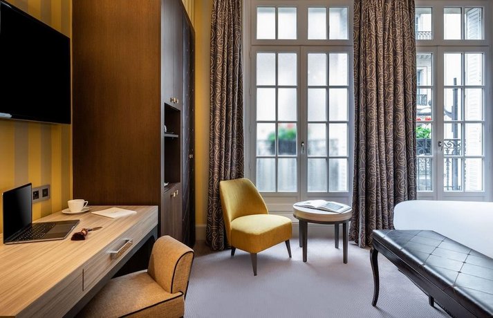 Hotel Champs Elysees Plaza