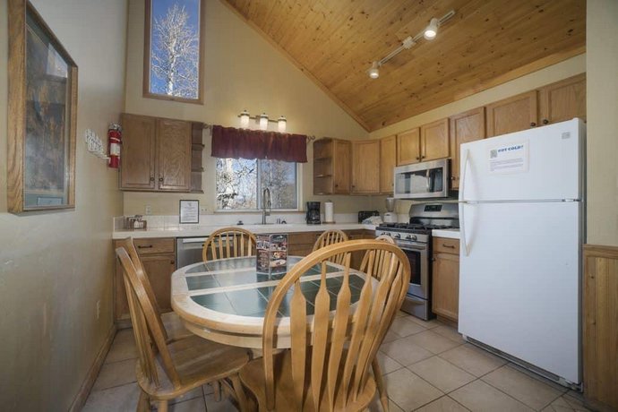 Convict Lake Resort