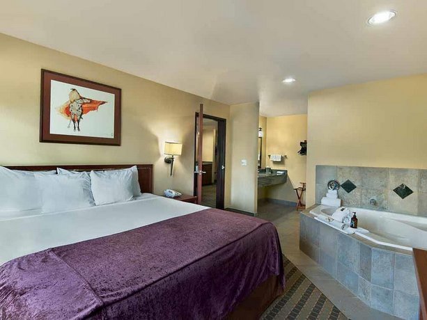 Oxford Suites Pendleton