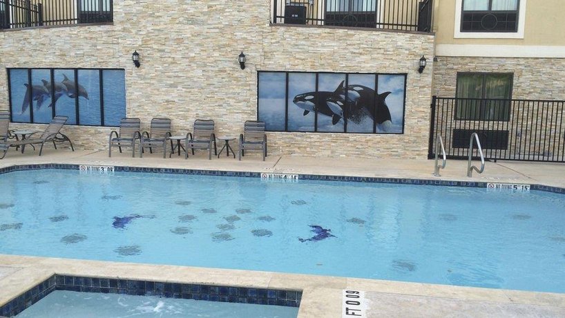 Holiday Inn Express Northwest near Sea World
