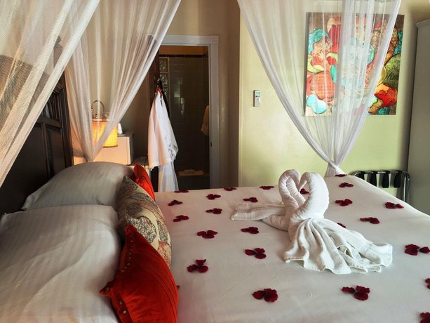 Avalon Bed and Breakfast Key West