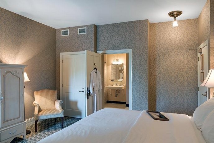 Nicollet Island Inn