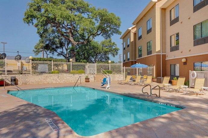 Fairfield Inn & Suites by Marriott San Antonio SeaWorld / Westover Hills