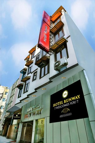 Airport Hotel Runway Stay