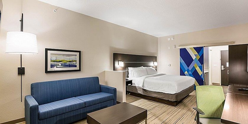 Holiday Inn Express & Suites - Jacksonville - Town Center